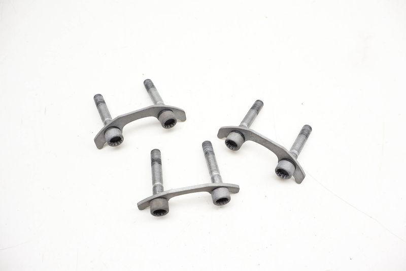 Driveshaft Bolt w/ Retaining Plate Set N10719001 — Used (SKU 721986)