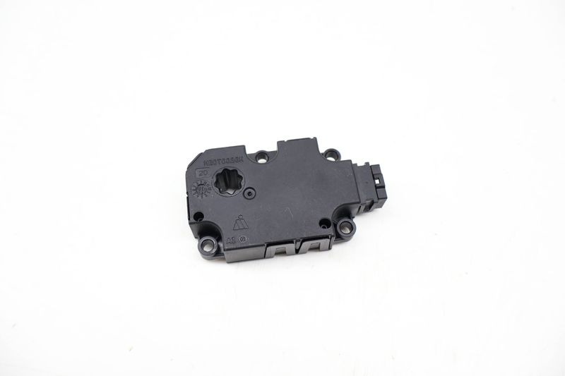 HVAC Flap / Servo Air Motor / Actuator 4M0820511A — Used (SKU 721899)