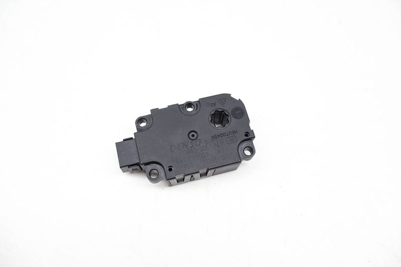 HVAC Flap / Servo Air Motor / Actuator 4M0820511A — Used (SKU 721900)