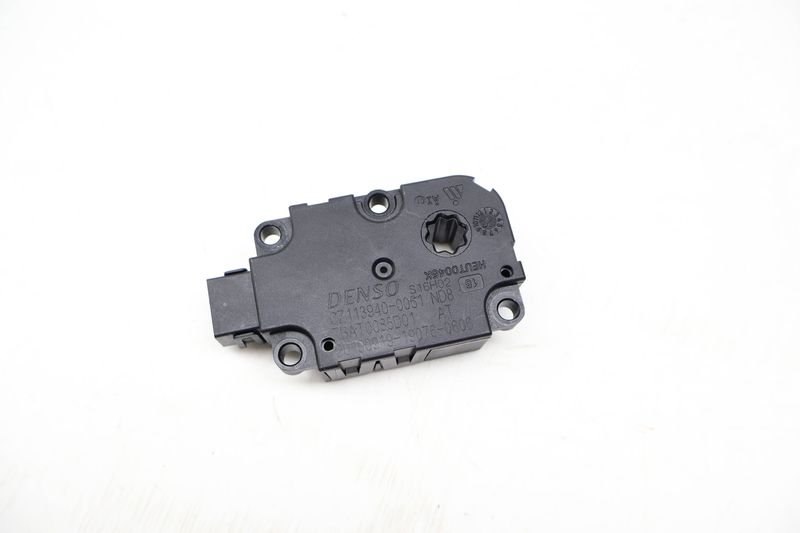 HVAC Flap / Servo Air Motor / Actuator 4M0820511A — Used (SKU 721903)