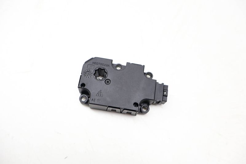 HVAC Flap / Servo Air Motor / Actuator 4M0820511A — Used (SKU 721907)