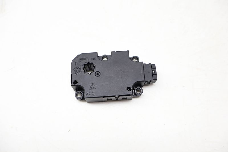 HVAC Flap / Servo Air Motor / Actuator 4M0820511A — Used (SKU 721908)
