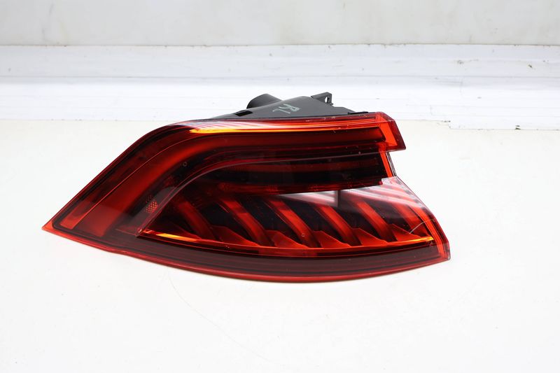 Outer Tail Light / Lamp (LED) 4M8945069A — Used (SKU 722189)