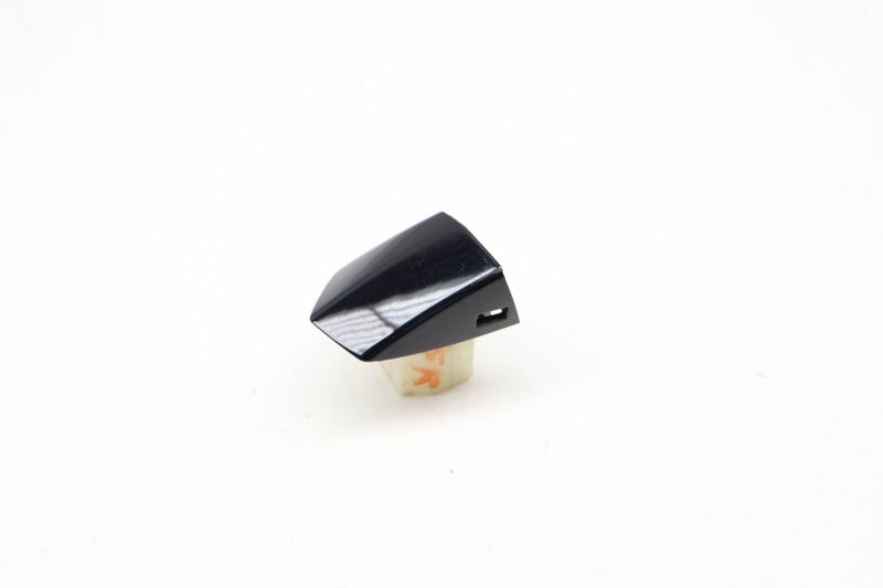 Exterior Door Handle Housing w/ Cap 4M8837880 — Used (SKU 721846)