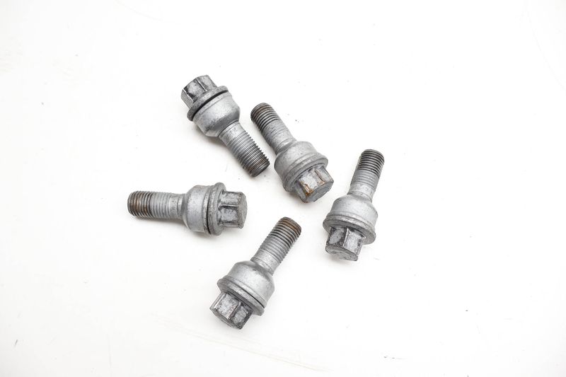 Wheel Bolt / Lug Nut Set (5) 8R0601295 — Used (SKU 721981)