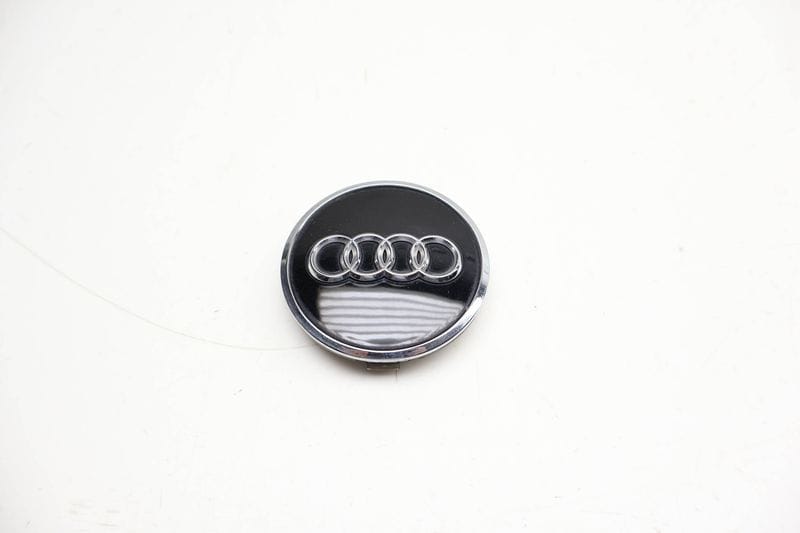 Wheel Center Cap 8W0601170A — Used (SKU 721825)