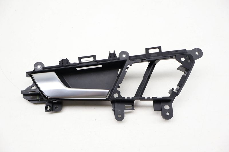 Interior Door Handle / Release 80A837019 — Used (SKU 716331)