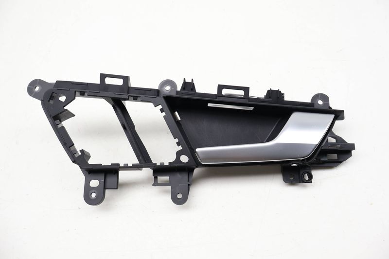 Interior Door Handle / Release 80A837020 — Used (SKU 716332)