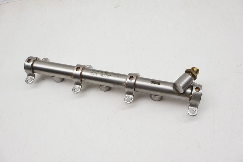 Fuel Rail 06M133315L — Used (SKU 716456)