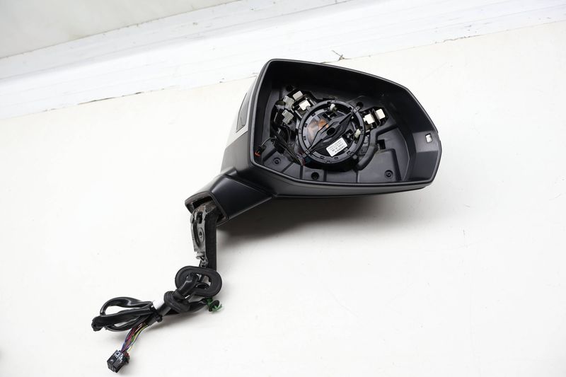 Side View Door Mirror 80B857410C — Used (SKU 716343)