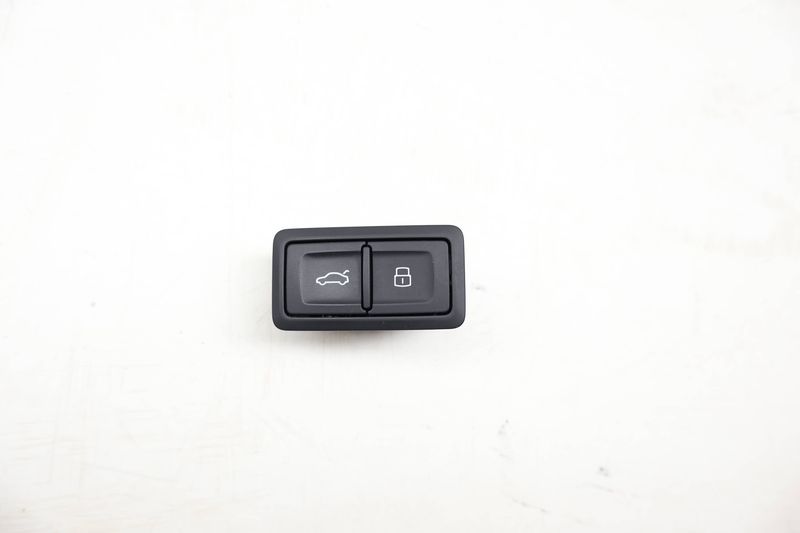 Trunk Hatch Release / Lock Switch Button 4G0959831D — Used (SKU 716193)
