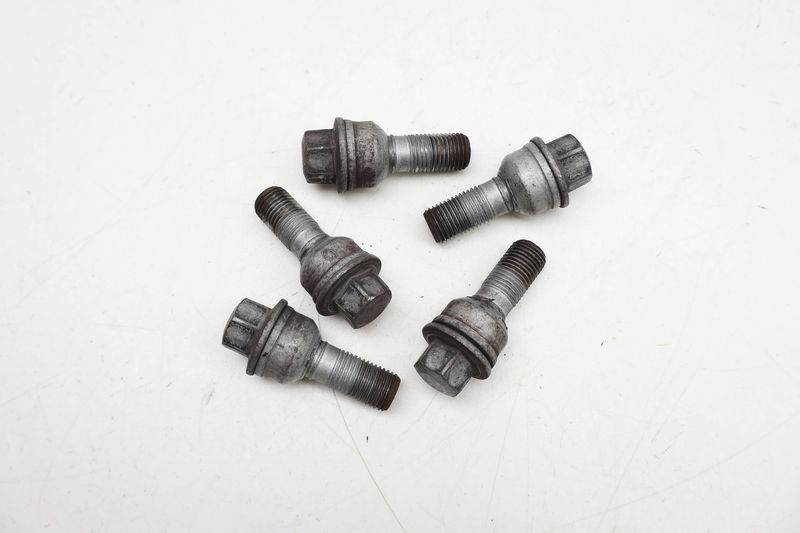 Wheel Bolt / Lug Nut Set (5) 8R0601295 — Used (SKU 716274)