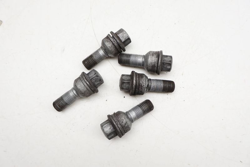Wheel Bolt / Lug Nut Set (5) 8R0601295 — Used (SKU 716275)