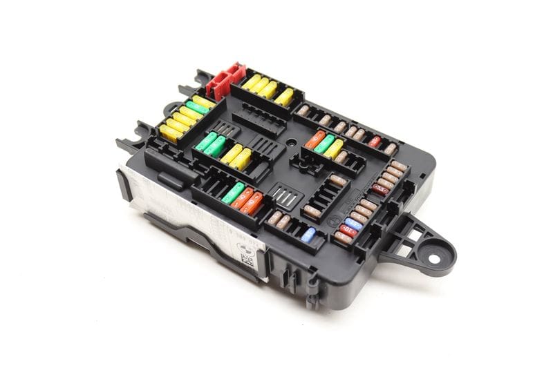 Power Distribution / Fuse Box 61149389070 — Used (SKU 591312)