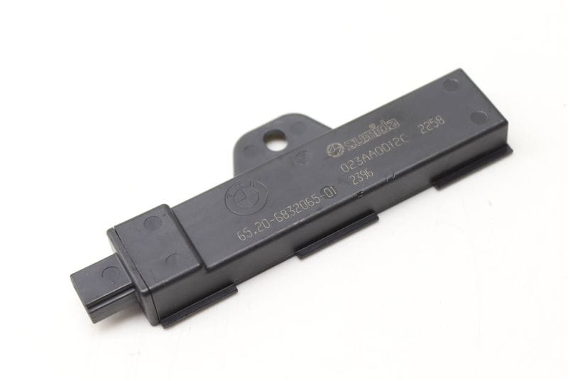 Kessy / Keyless Entry Antenna 65206832065 — Used (SKU 586491)