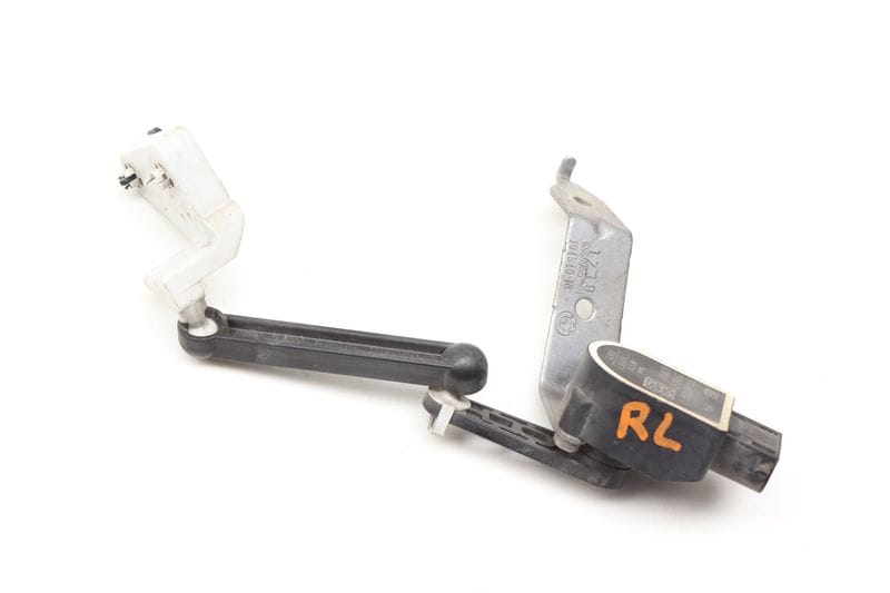 Headlight Leveling Sensor w/ Linkage 37146888955 — Used (SKU 586932)
