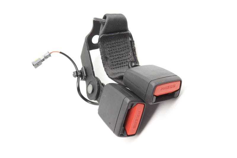 Double Seat Belt Buckle / Receiver 72117442030 — Used (SKU 586721)