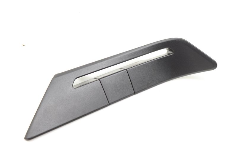 Seat Belt Guide / Outlet Cover 51467433250 — Used (SKU 586872)