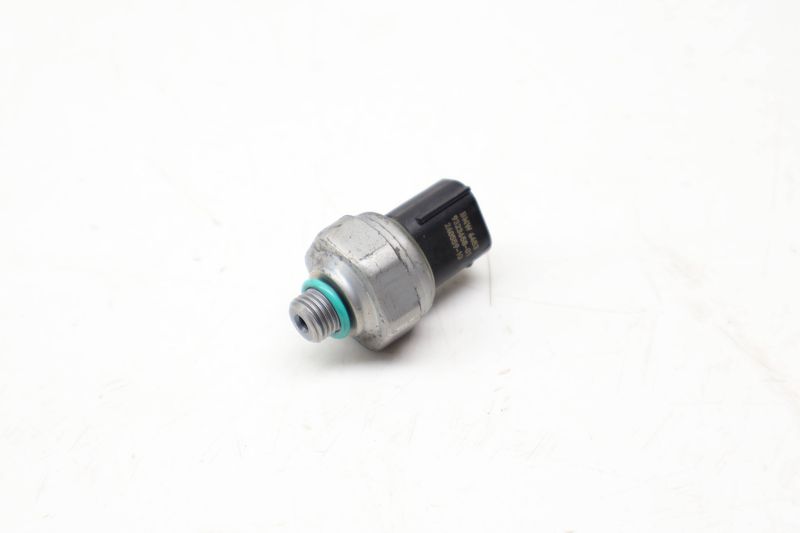 AC Pressure Switch / Sensor 64539323658 — Used (SKU 732540)