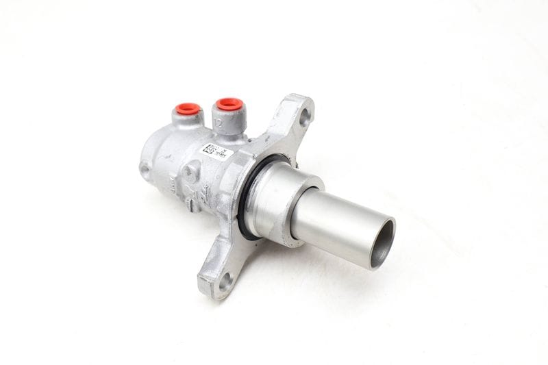 Brake Master Cylinder 34336881616 — Used (SKU 664110)