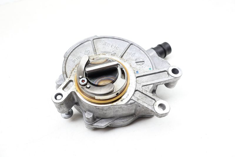 Brake Vacuum Pump 11668634120 — Used (SKU 664078)