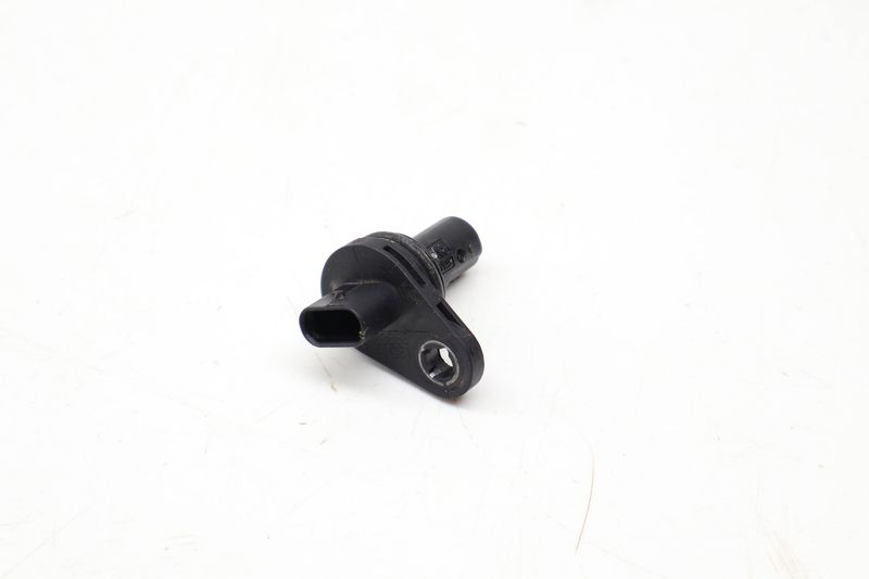Cam / Camshaft Position Sensor 13628697982 — Used (SKU 732538)