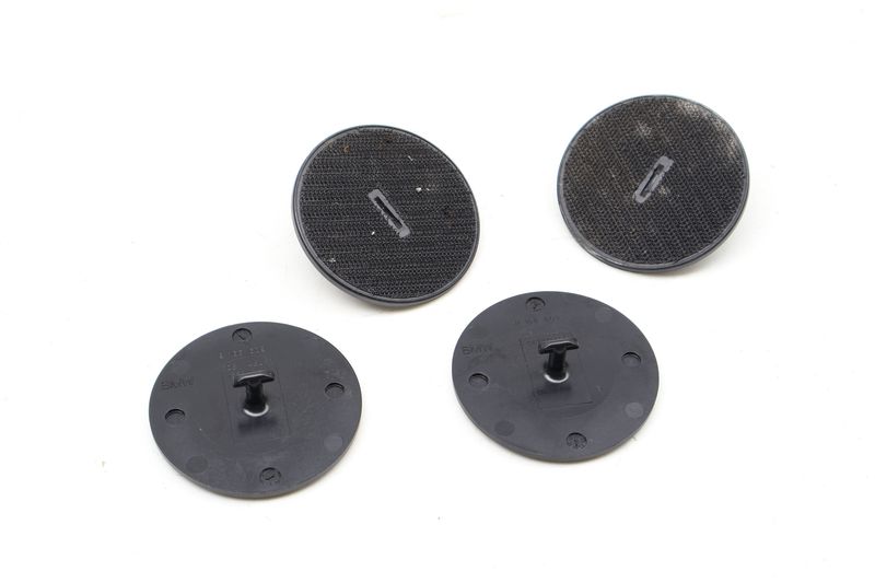 Carpet Floor Mat Fastener / Mount Set (4) 07149166609 — Used (SKU 732603)