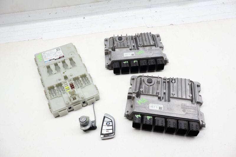 ECU DME / Bdc Module / Lock Cylinder w/ Key 9844147 — Used (SKU 732722)