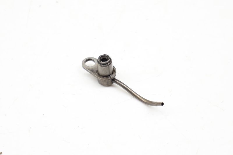 Engine Oil Spray Valve / Jet 11428601088 — Used (SKU 732625)