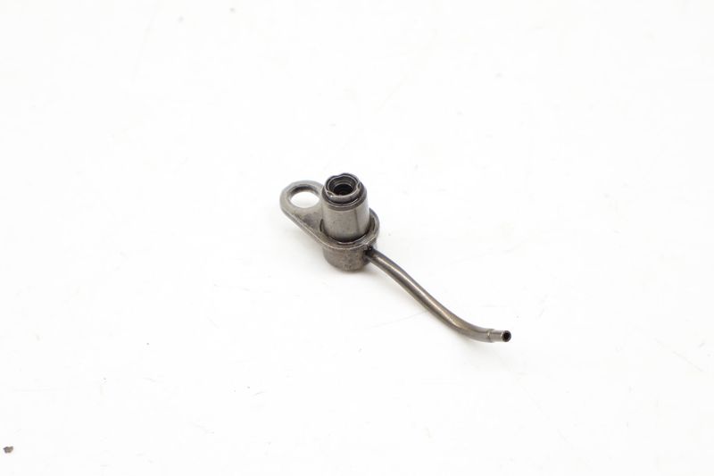 Engine Oil Spray Valve / Jet 11428601088 — Used (SKU 732626)