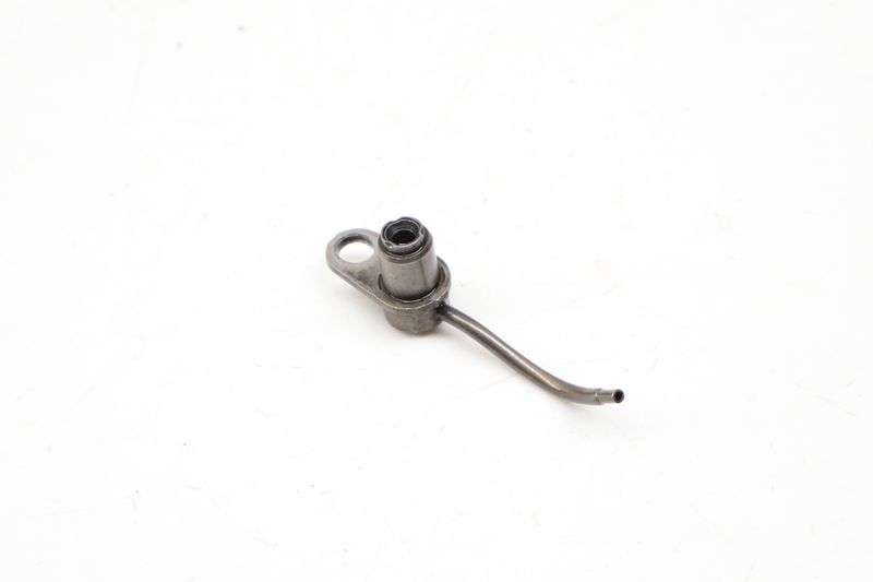 Engine Oil Spray Valve / Jet 11428601088 — Used (SKU 732628)