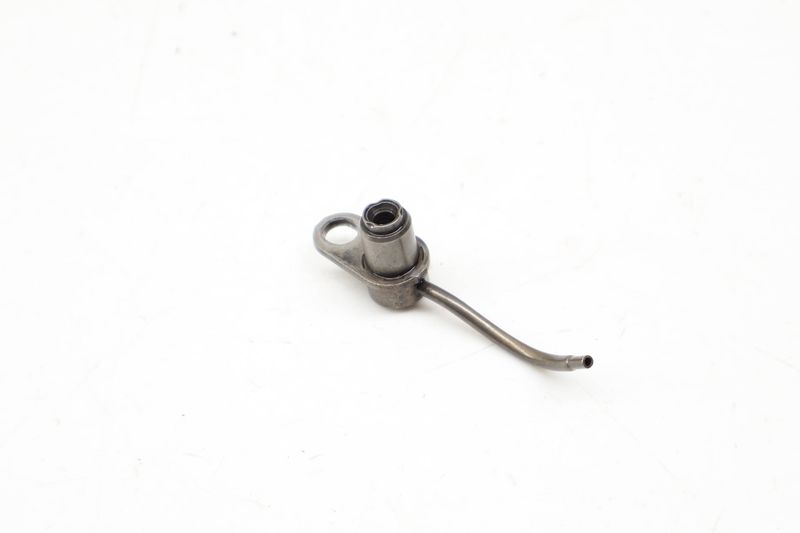 Engine Oil Spray Valve / Jet 11428601088 — Used (SKU 732631)