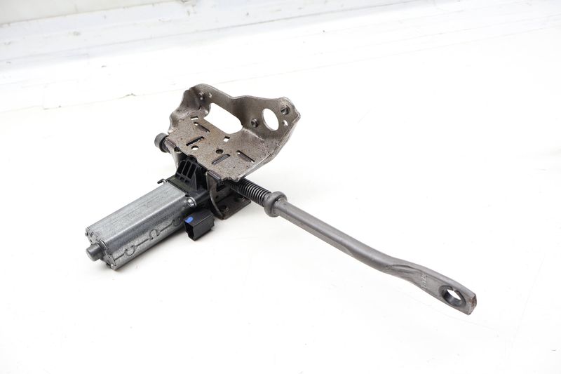 Rear Tilt / Height Seat Motor w/ Transmission 52107454053 — Used (SKU 732731)