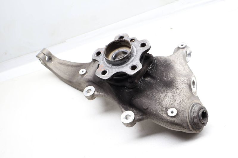 Spindle Knuckle w/ Wheel Bearing 31206884386 — Used (SKU 664162)