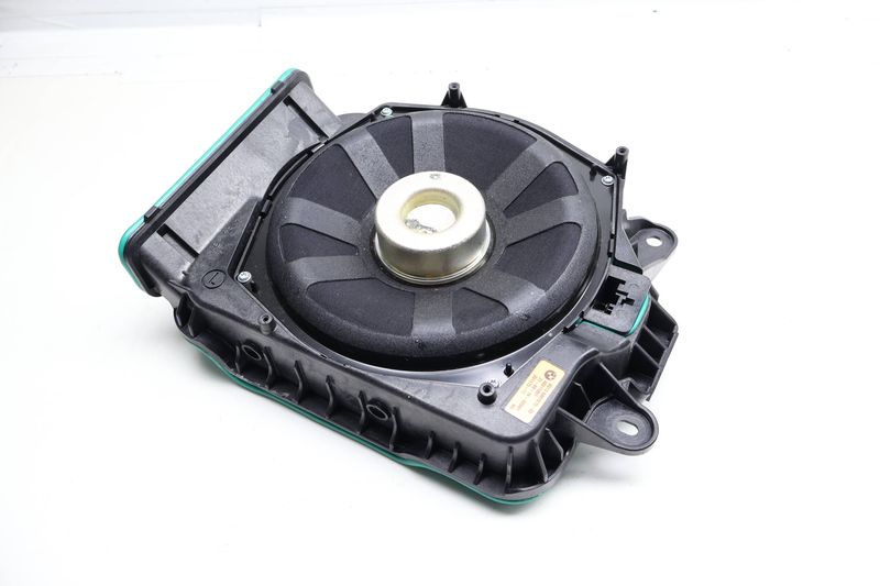 Central Speaker / Subwoofer (HARMAN KARDON) 65136801075 — Used (SKU 732761)
