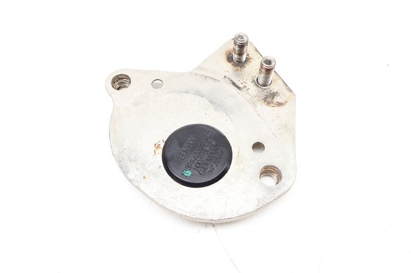 Exhaust Pipe Mount Bracket 18327619012 — Used (SKU 664004)