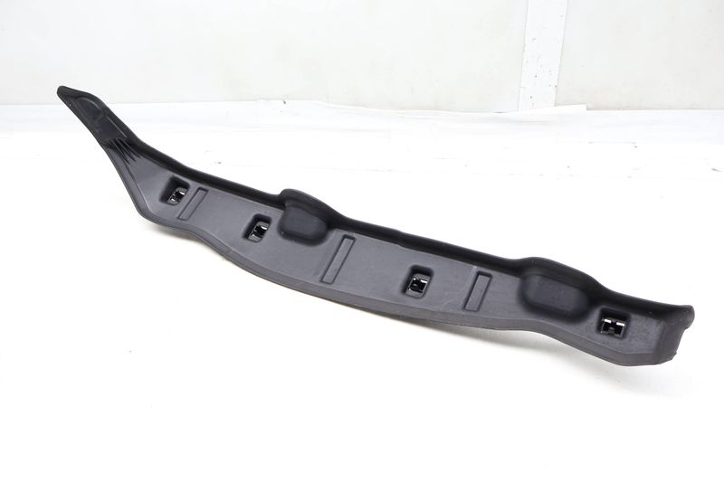 Fender Guide / Mount Bracket 51487352221 — Used (SKU 664083)
