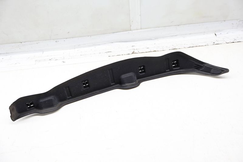 Fender Guide / Mount Bracket 51487352221 — Used (SKU 732797)