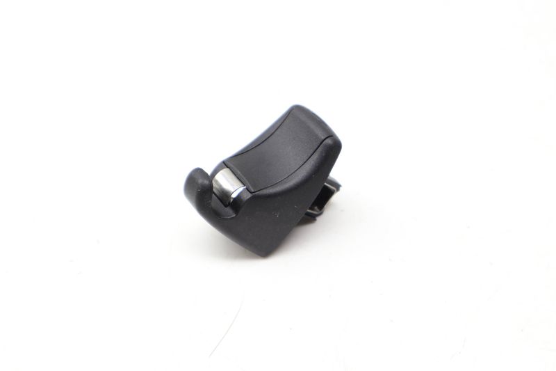 Sun Visor Clip / Bracket 51167277251 — Used (SKU 732449)