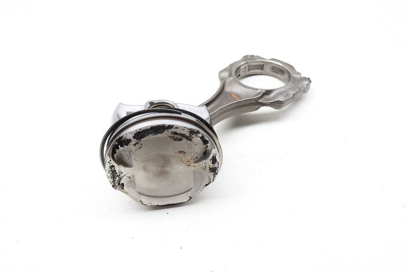 Piston w/ Connecting Rod 11258665195 — Used (SKU 664260)