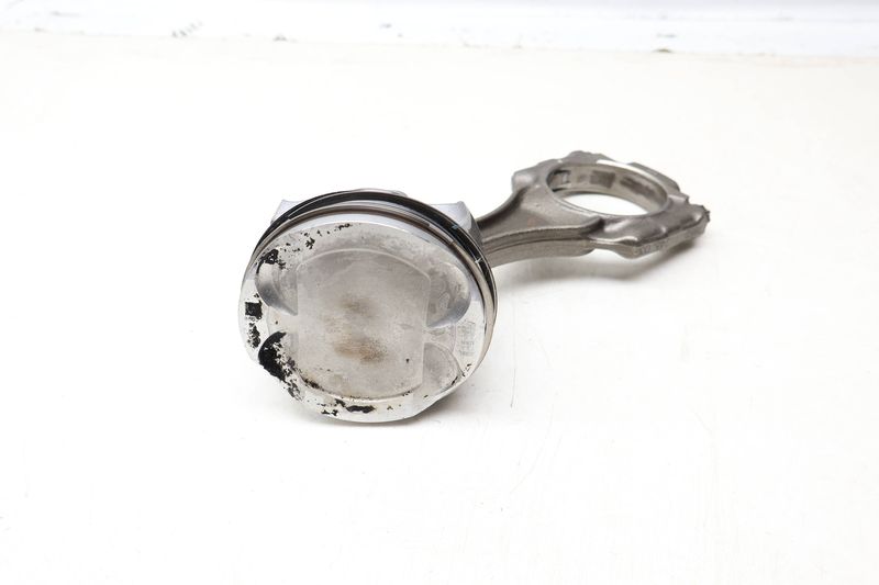 Piston w/ Connecting Rod 11258665195 — Used (SKU 664265)
