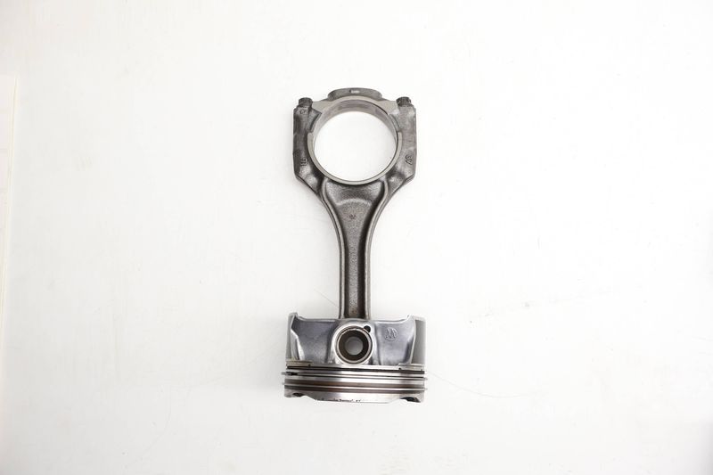 Piston w/ Connecting Rod 11258665195 — Used (SKU 732960)