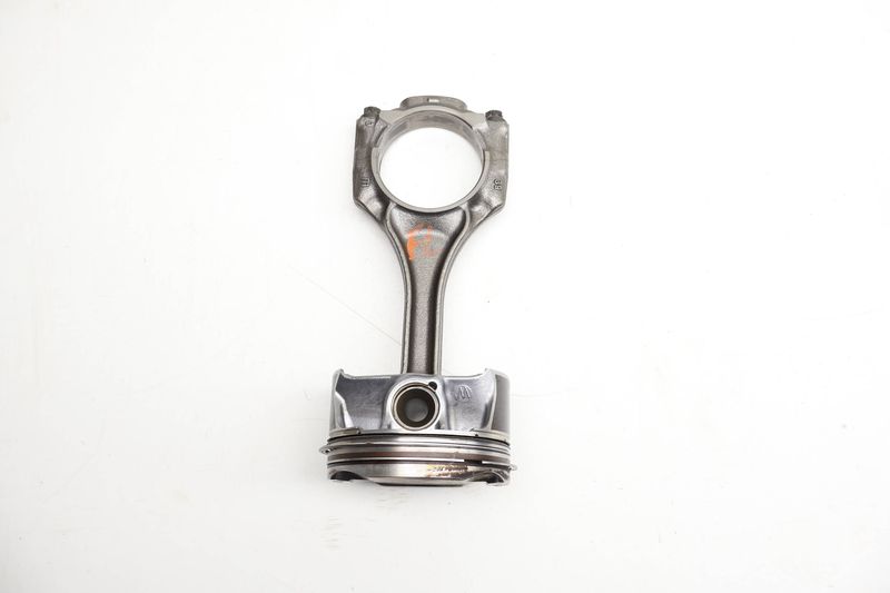Piston w/ Connecting Rod 11258665195 — Used (SKU 732961)