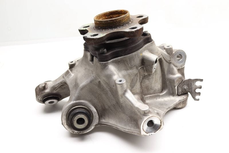 Spindle Knuckle w/ Wheel Bearing 33306866337 — Used (SKU 555317)