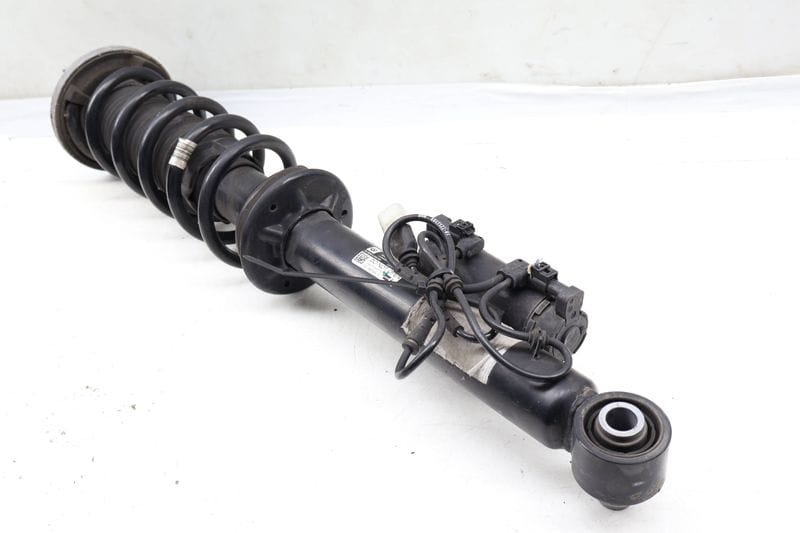 Strut / Spring Assembly 37106867354 — Used (SKU 664171)