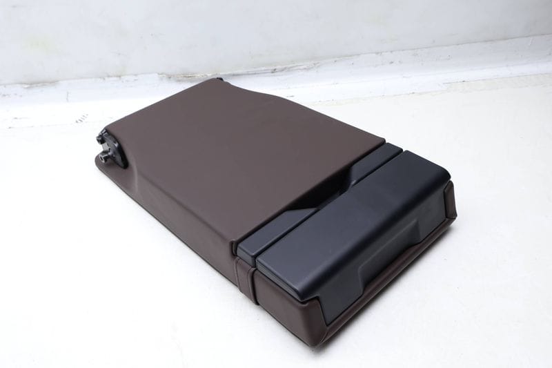 Seat Armrest / Cup Holder (CENTER) 52207443126 — Used (SKU 663685)