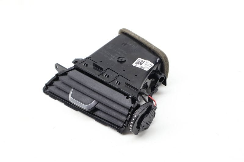 Dash Air Vent 64229329585 — Used (SKU 732683)