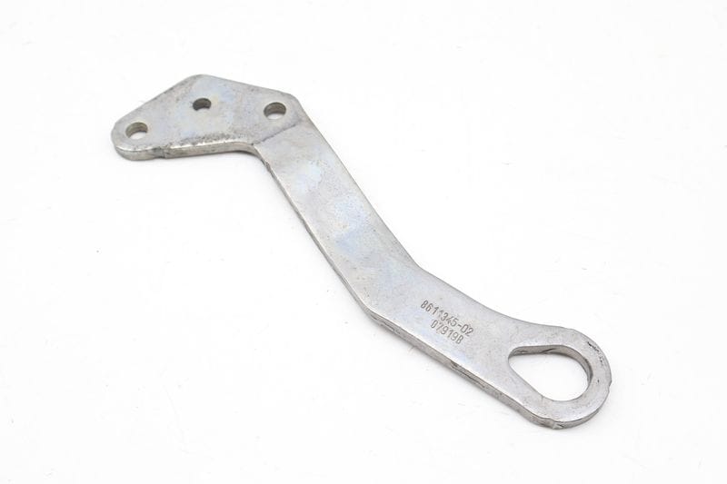 Engine Cylinder Head Mount Bracket 11128611345 — Used (SKU 732519)