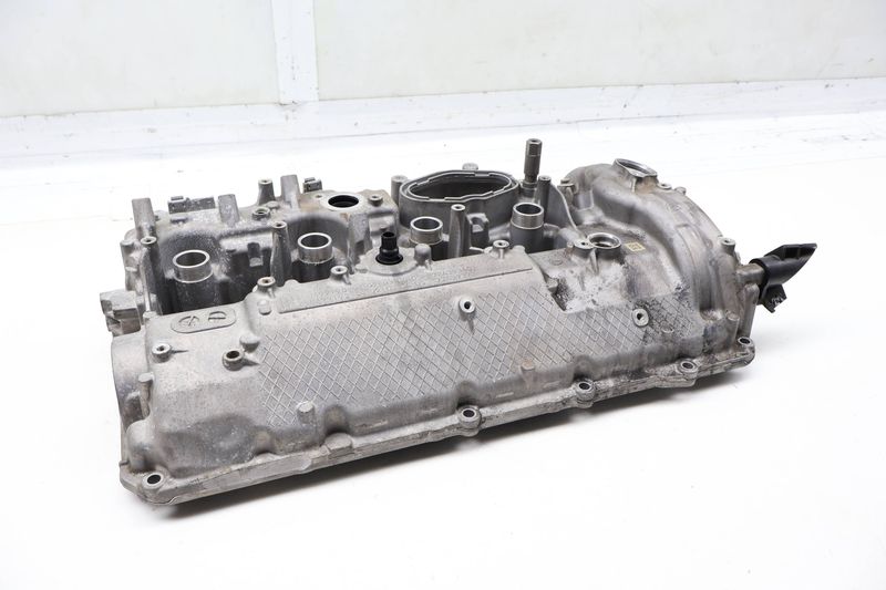 Engine Valve / Cylinder Head Cover 11128699190 — Used (SKU 732976)