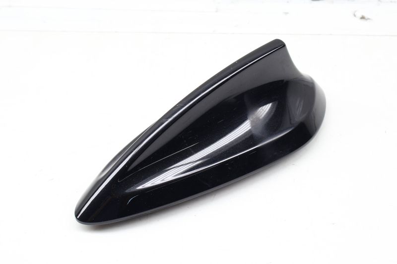Shark Fin Cover / Roof Antenna Housing 9364615 — Used (SKU 732647)